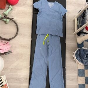 FIGS Catarina Top Size S & Isabel Wide Leg Pant size XS